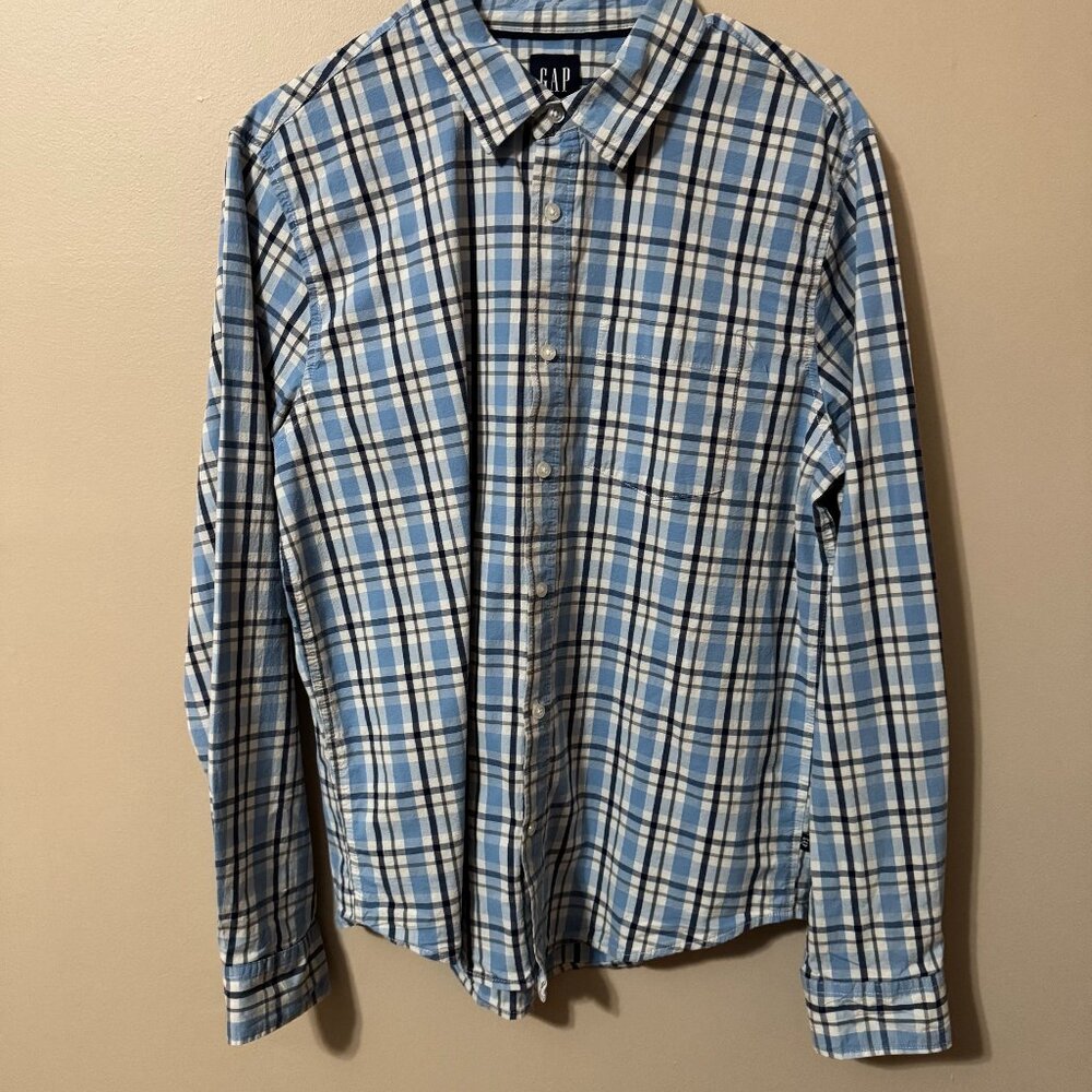 264 — GAP Men’s Plaid Button-Down Shirt L